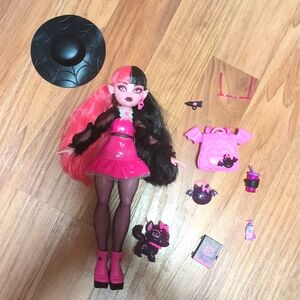 Draculaura G3 Core Refresh Doll